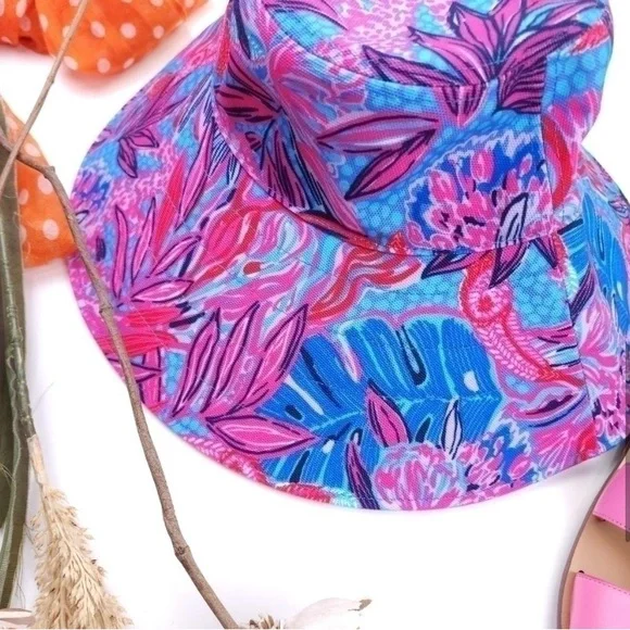 Ruby Red Wild Times Pink Red Blue Sun Hat One Size. Worn once. - Picture 4 of 5